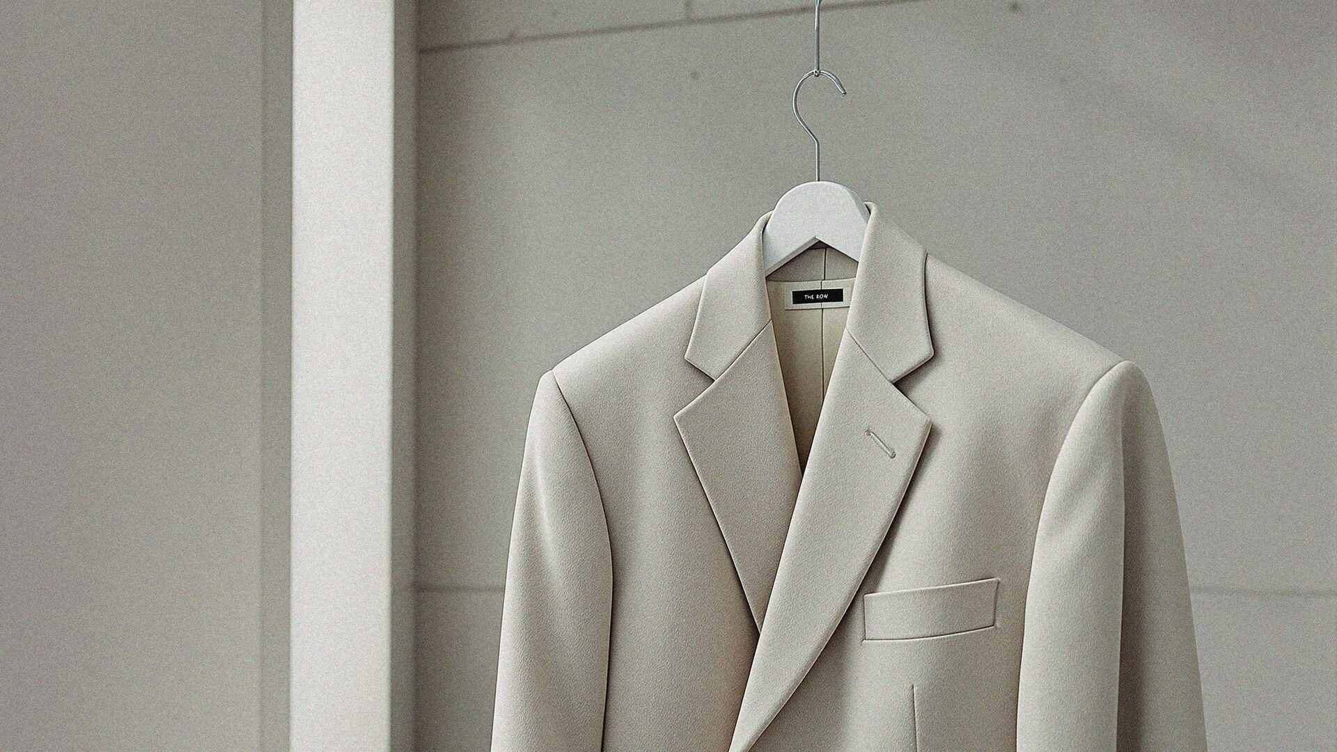 Structured or Soft: The Anatomy of a Jacket's Shoulder